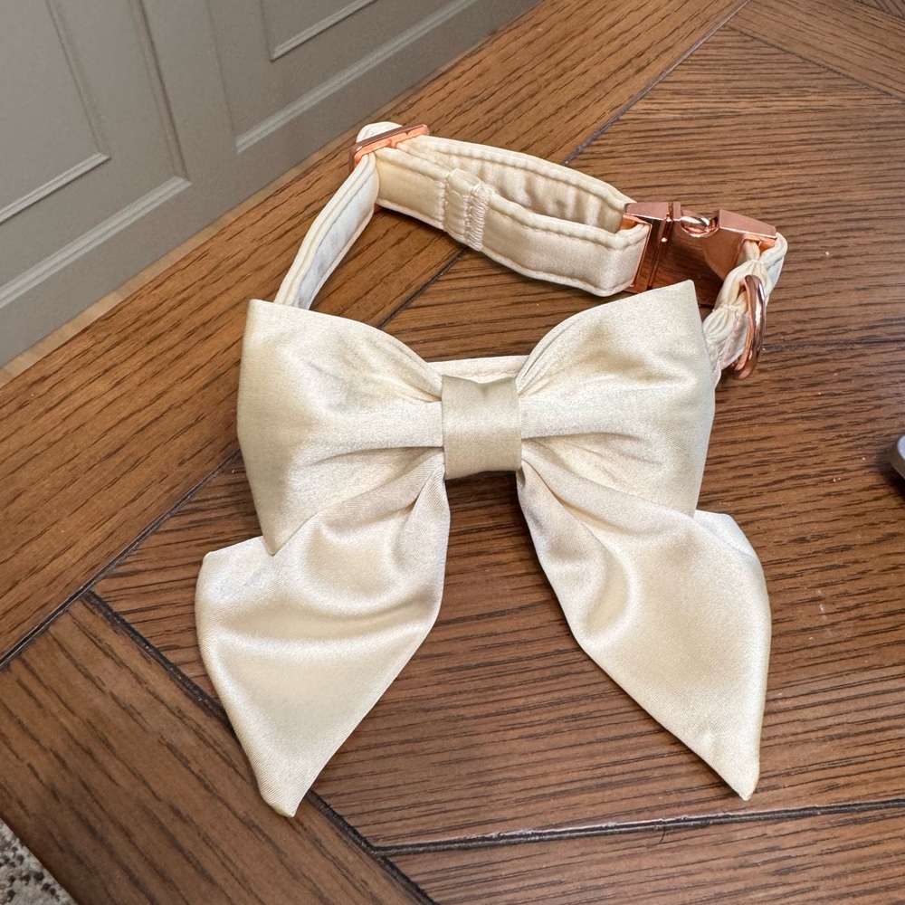 Brand New Satin White Dog Bow Collar